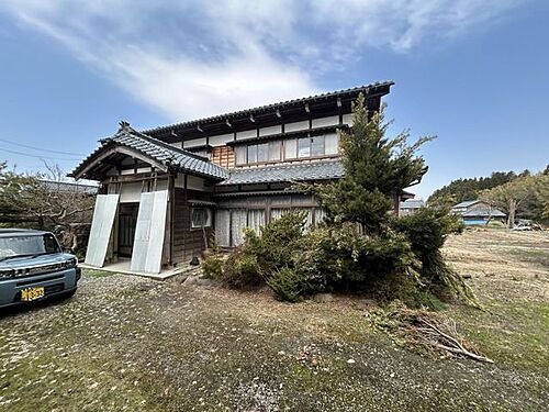 新潟県三条市東大崎２丁目 中古住宅