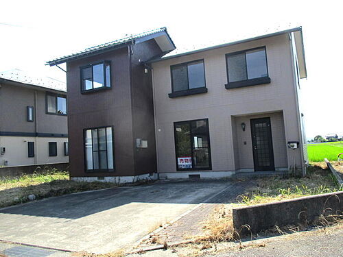 富山県高岡市戸出町７丁目 1390万円