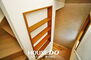 千里山竹園１丁目　中古戸建 ■階段には飾り棚としてもご使用いただける棚がございます！