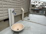 横浜市神奈川区高島台　一戸建て住宅 何かと嬉しい室外水栓。アウトドア用品を洗ったり、お散歩帰りのペットにも嬉しいですね。