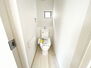 橿原市石原田町　新築一戸建て　２２－１期　１号棟 1階、2階どちらにも節水省エネ仕様のシャワートイレを採用しています。
