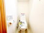 静岡市清水区高橋１丁目　中古戸建 ほっと安らげるトイレ空間です。