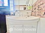 取手市桜ケ丘 手で洗いたい大切な服など、広く使えると助かる洗面台は汚れの付きにくい形状と素材で造られております。