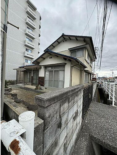 愛媛県松山市来住町 1680万円