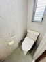仙川ノスタルジー 2階トイレ。ウォシュレット機能を標準装備。 