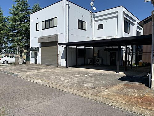 富山県高岡市戸出町６丁目 2300万円