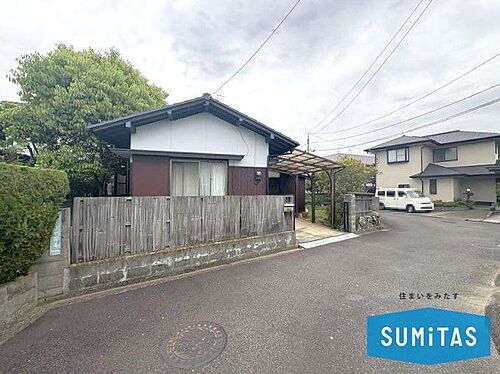 愛媛県松山市ひばりケ丘 1380万円