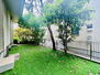 小平市鈴木町１丁目　戸建て お家時間の楽しみが広がる庭スペース。植栽やお子様が遊ぶ様子を眺めながら、休日のひと時を過ごせます。