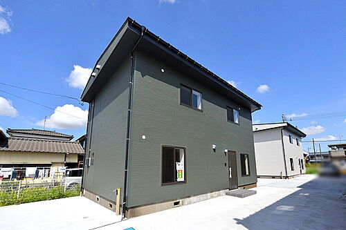 新潟県燕市水道町４丁目 1850万円 5LDK