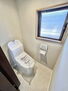 落ち着いた住宅地内で叶える穏やかな新生活　リフォーム再生住 2階トイレ。