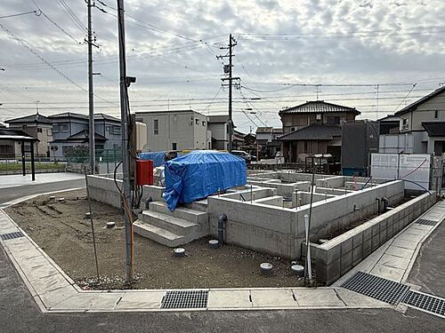 愛知県岡崎市中島町字戸井 2890万円 4LDK