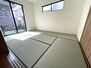 飯塚市楽市１１期－ＹＴ 写真は同施工会社のものです。ここちよい眠りへといざなう畳の香りと和風空間。