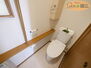 加古郡播磨町宮西　中古戸建 ウォシュレット付きトイレです。