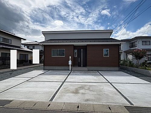 福島県福島市瀬上町字柳沼 2699万円 4LDK