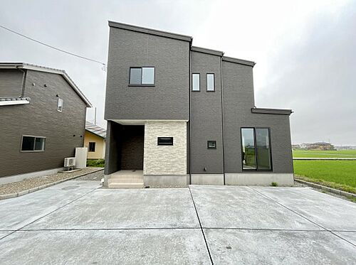 石川県小松市白江町 2690万円