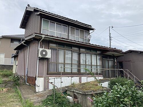 新潟県上越市五智２丁目 288万円 5LDK