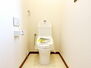 静岡市清水区梅ヶ谷　中古戸建 現地のトイレです。ゆったりとご利用いただけます。