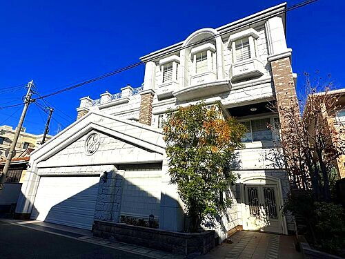 兵庫県尼崎市塚口町６丁目 35000万円