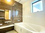 楠味鋺Ｐａｒｔ１０　全３棟　Ｂ棟　未入居一戸建て 木目調の壁で暖かみのある浴室です。オートバス機能付きなのでお湯張りも楽ちんです。