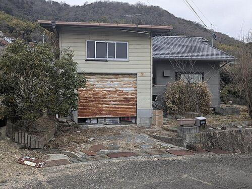 広島県江田島市江田島町津久茂２丁目 中古住宅