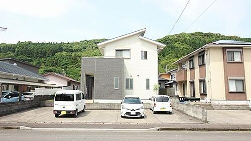 宮崎県日向市浜町３丁目 2300万円