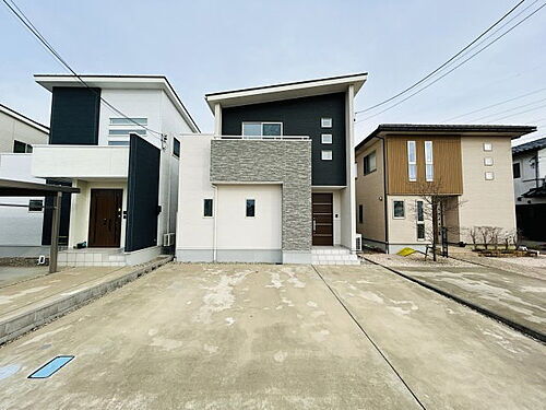 福井県坂井市春江町中筋 2480万円