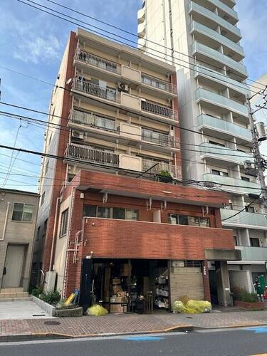 東京都港区三田３丁目 7階建