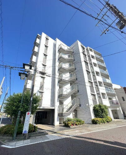 神奈川県横浜市中区本牧三之谷 7階建