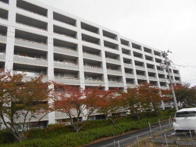 パーク・アベニュー八乙女ビューステージ 地下鉄南北線「八乙女」駅まで徒歩7分の新耐震基準マンション。スーパー、コンビニ、薬局が徒歩10分圏内に揃う利便性良好な立地。