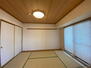 ネオハイツ桑野Ⅲ 6帖の和室は、来客用やお子様スペースとして幅広く活用できます♪