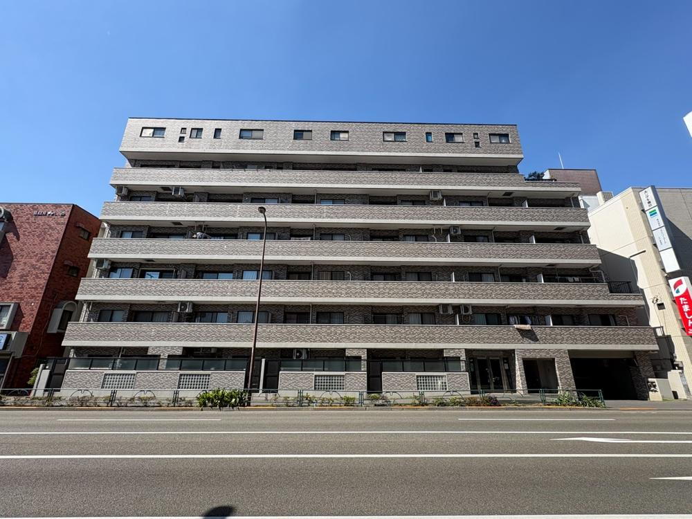 リーベスト立川錦町Ⅱ 住まう人たちに与えられるゆとりある生活と受け継がれる資産。素晴らしい立地から生み出される時の隙間は家族で過ごすための新しいくかけがえのない時間。