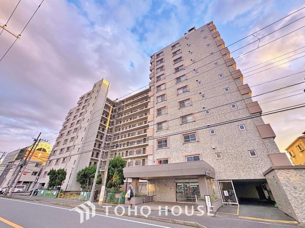 イートピア市川マンション 【◇イートピア市川マンション◆】<BR>帰宅途中にショッピングやカフェを楽しんだり、利便性の良いこの地の生活は人々を魅了します。心行くままに季節の流れを感じ、ゆったりとした一時を。