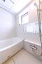 コスモ武蔵野 湿気がこもりにくい窓付きの浴室