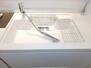 ベルジュール稲城Ⅱ お掃除のしやすいすっきりとしたキッチンです。広めのシンクで洗い物もしやすいですね。<BR>