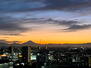ＴＨＥ　ＯＭＩＹＡ　ＴＯＷＥＲＳ 南西側の夕景。<BR>富士山を望むことができます。（天候による）マジックタイムの夕景。南西向きならではの眺望です。