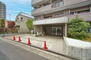 コスモ浦和根岸　弐番館 住まいの第一印象を決める、エントランスホール。清潔感もあり、管理の良さが窺えます。