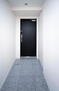 ◆リエトコート武蔵小杉イーストタワー◆ 【玄関】<BR>全体的に明るい色の室内に黒いドアが映えています。<BR>シューズボックスも大きくご家族の靴もたっぷり収納できます。