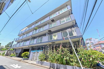 セザール第2中野富士見町 平成7年築の新耐震基準マンション。重厚感のあるタイル張りです。
