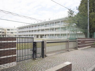 四谷軒第1経堂シティコーポ 世田谷区立赤堤小学校まで310m 徒歩4分。