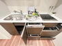 ザパークハウス西新宿タワー６０ デザイン性を兼ね備えた食洗機・浄水器付きのシステムキッチンです。
