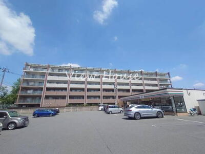 サンクレイドル並榎 コンビニが隣で急なお買い物も便利