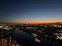 クレストシティタワーズ浦安　リバータワー 夕暮れ時には屋形船が眼前を通ります。