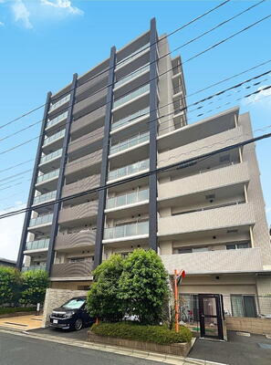 【新築同様リノベーション済み】プレシス川口 全33戸のマンション デザイン性の高いタイル張り仕様です。