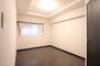 ライオンズマンション横濱元町キャナリシア ウォークインクロゼット付の約６．３帖のゆったりと使える洋室