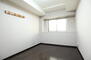 ライオンズマンション横濱元町キャナリシア アウトフレーム工法のため家具配置のしやすい洋室（２）