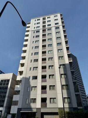 パークハウス大山 東武東上線「大山」駅徒歩6分、都営三田線「板橋区役所前」駅徒歩17分。通勤やお出かけに便利です。【現地外観写真】(2025年08月撮影)
