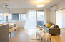 デュークス南藤沢 約15.8畳の広々としたリビング・ダイニング、整形で家具のレイアウトがしやすいです。