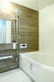 グリーンハイツけやき 高級感を演出する内装の浴室は、心休まるくつろぎのスペースにも癒しのスペースにもなる空間です。<BR>