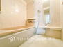 清和ビル 【Bathroom】<BR>上質が感じられるカラーリングで、清潔な空間美を実現。一日の疲れが癒される優雅なバスタイムを堪能できるゆとりあるバスルームです。