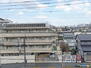 ワールドマンション東武練馬 【バルコニーからの眺望】 人気の角部屋・通風良好♪上下階に住戸が無い為、音を気にせず生活ができます。